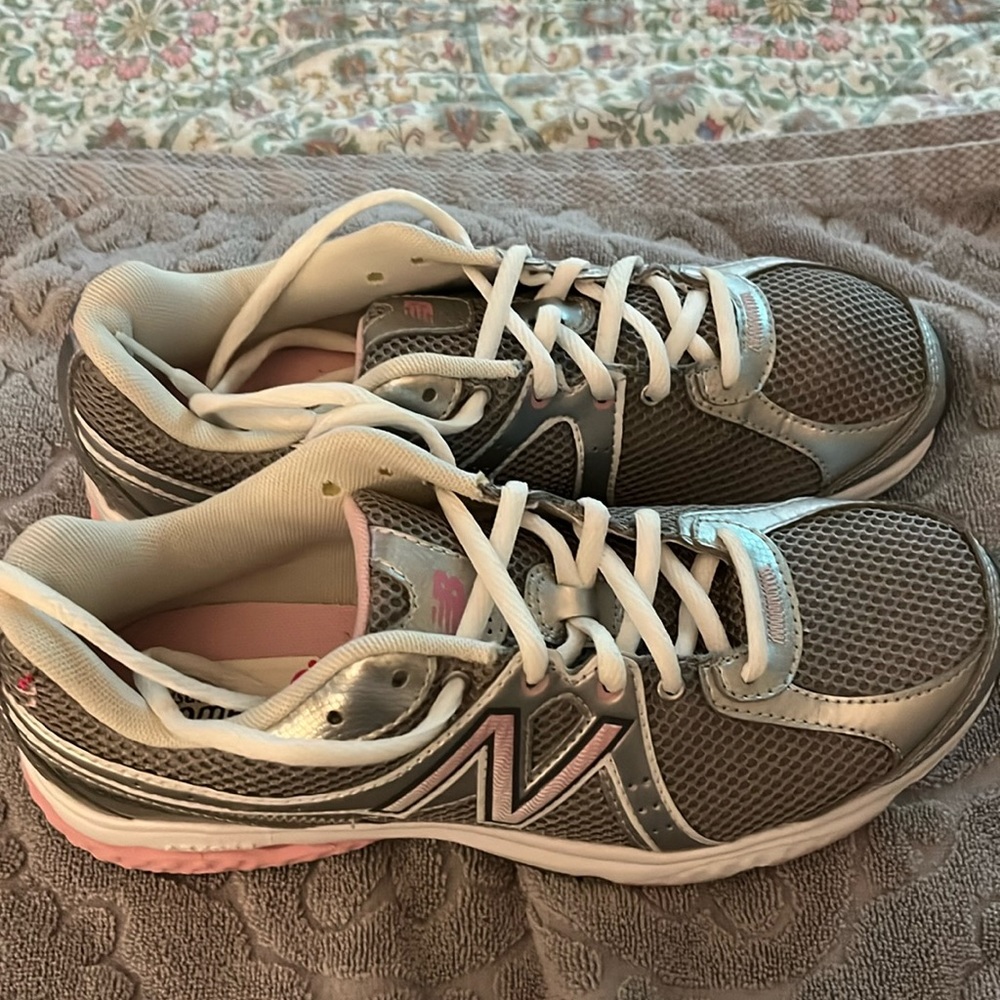 New Balance Women’s sz 8 never worn euc